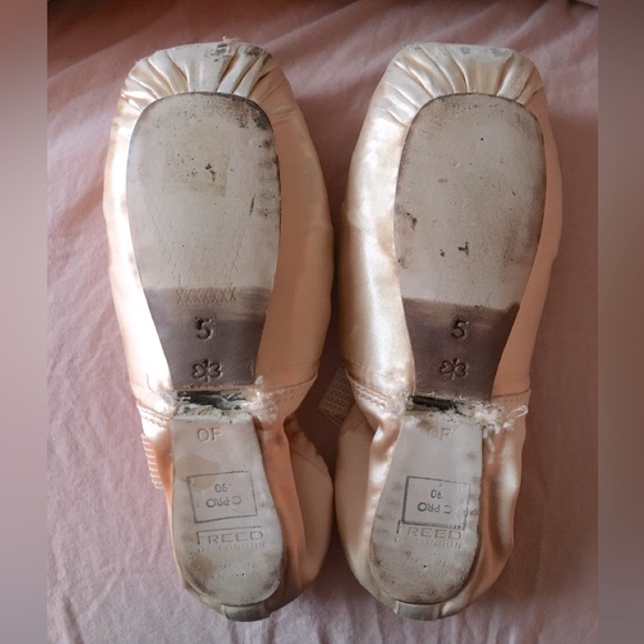 Freed Pointe Shoes. - Picture 3 of 3